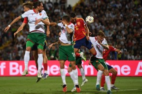 今年会-西班牙压倒瑞士，挺进欧洲杯半决赛(西班牙压倒瑞士,挺进欧洲杯半决赛视频)