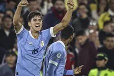 今年会官网-关于自由转会潮洛里昂多将与阿贾克斯紧密配合的信息