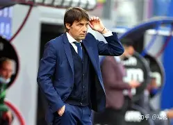 热刺主帅帕尔蒂诺获得英超最佳教练，团队表现突出的简单介绍