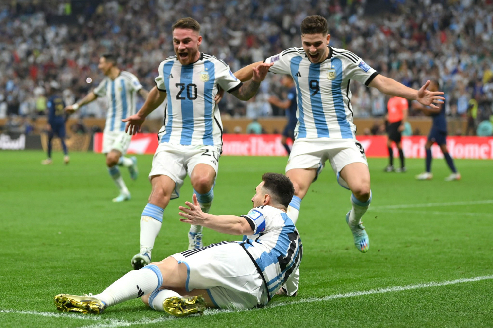 鸟栖破门得分，晋级冠军争夺赛四分之一决赛的简单介绍